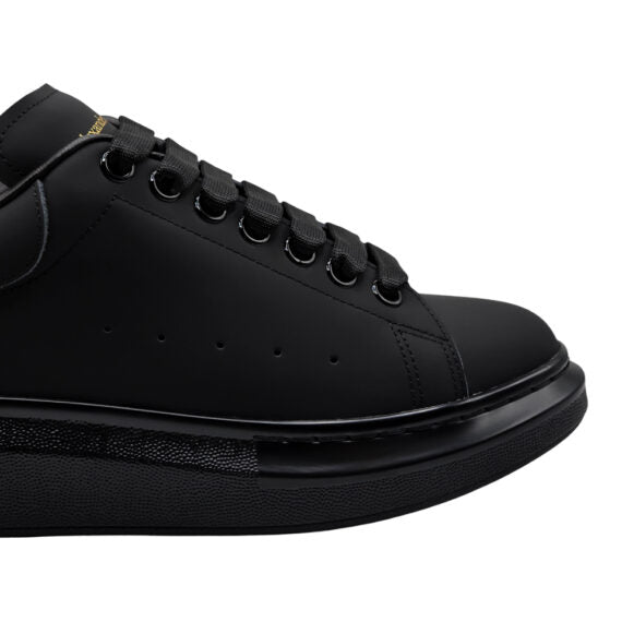 Alexander McQueen Sneakers - Moveda