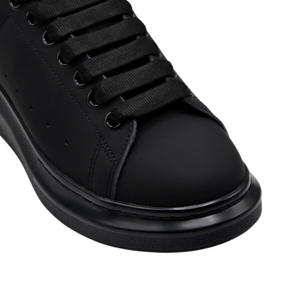 Alexander McQueen Sneakers - Moveda