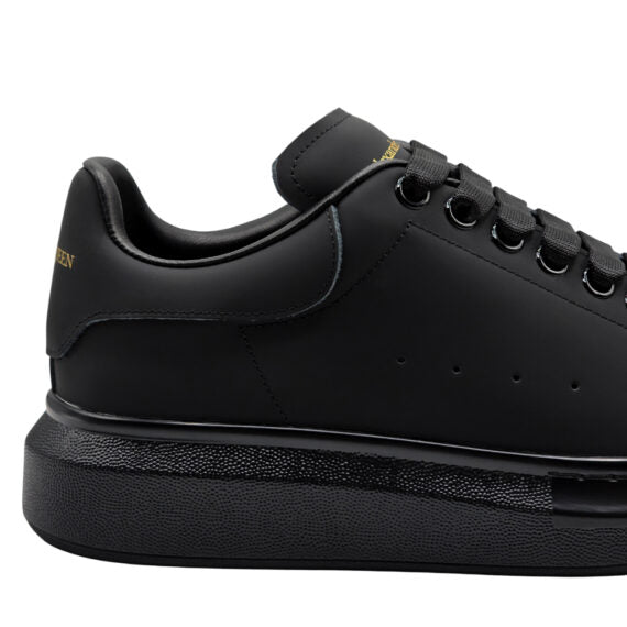 Alexander McQueen Sneakers - Moveda