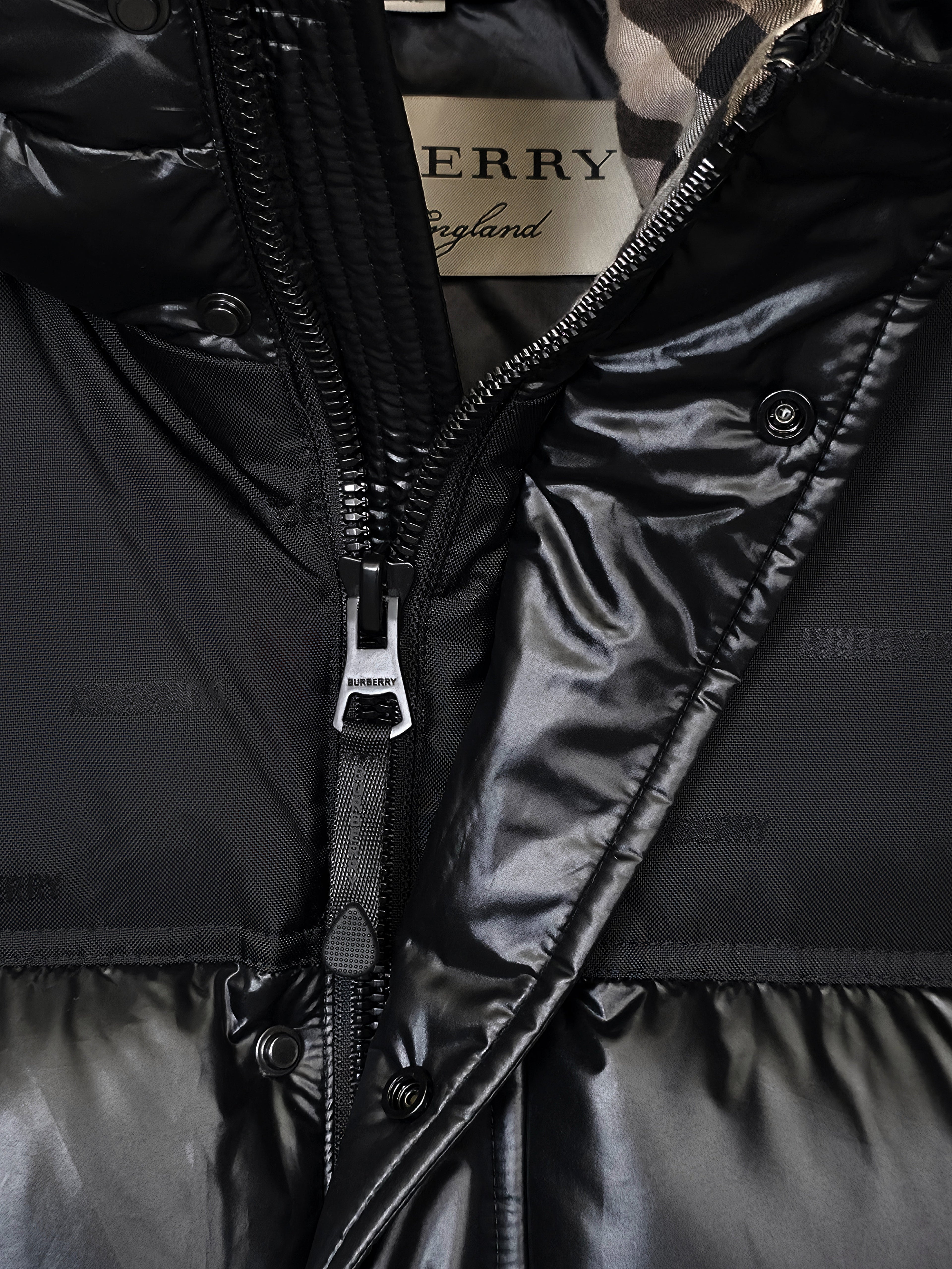 Burberry Puffer Jacket - Moveda