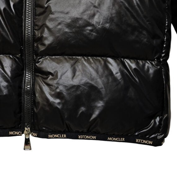 Moncler Puffer Jacket - Moveda